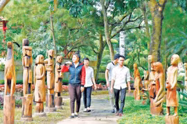 Vài nét về nghệ thuật tạc tượng gỗ Tây Nguyên