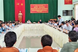 Lãnh đạo huyện Chư Prông đối thoại với nông dân và thanh niên