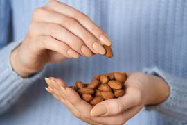 Điều gì xảy ra khi bạn ăn hạnh nhân mỗi ngày?