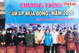 Mang đông ấm đến cho bà con vùng khó khăn