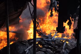 Cháy dữ dội ở Bình Dương