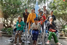 Sư cô giàu lòng thiện nguyện