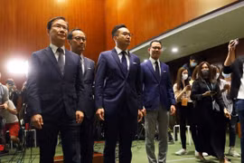 Mỹ chính thức cấm vận 14 quan chức Trung Quốc