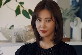 13 năm gia nhập làng giải trí, "ngọc trai đen" Yuri của SNSD giờ thế nào?