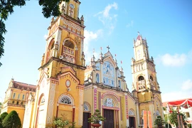 Lạc vào xứ đạo