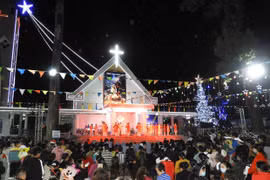 Gia Lai: Lễ Giáng sinh trang trọng, đầm ấm và an lành