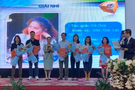 Gia Lai: Trao giải cuộc thi báo chí tuyên truyền về cải cách hành chính