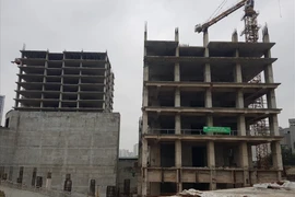 Hàng loạt dự án chung cư "chết yểu": Đỏ mắt tìm chủ đầu tư