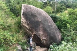 Kỳ bí núi đá voi Dăm La-Chư Gôh