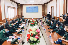 Bộ Chỉ huy Bộ đội Biên phòng tỉnh Gia Lai bàn giao trang-thiết bị y tế cho lực lượng bảo vệ biên giới Campuchia