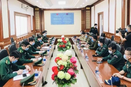 Bộ Chỉ huy Bộ đội Biên phòng tỉnh Gia Lai bàn giao trang-thiết bị y tế cho lực lượng bảo vệ biên giới Campuchia