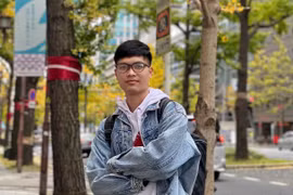 Đi xa để trở về