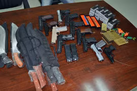 Thu giữ 34 khẩu súng, gần 1.000 viên đạn từ "kho" vũ khí của một đối tượng ở Đồng Nai