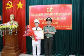 Gia Lai: Trao tặng Huân chương Bảo vệ Tổ quốc hạng nhì cho Đại tá Phan Lang