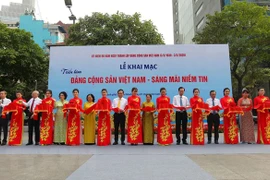 Khai mạc triển lãm ảnh 'Đảng Cộng sản Việt Nam-Sáng mãi niềm tin'