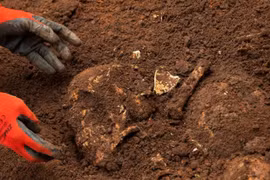 Phát hiện hơn 6.000 hài cốt trong các hố chôn tập thể ở Burundi