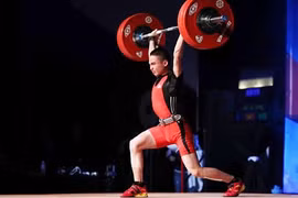 Cử tạ Việt Nam phá kỷ lục trẻ thế giới