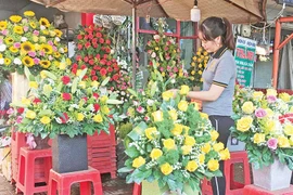 Thị trường quà tặng Valentine tại Pleiku: Thưa vắng khách mua