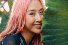 Quỳnh Anh Shyn đẹp rực rỡ, tràn đầy năng lượng trong BST mới