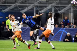 Đè bẹp Valencia, Atalanta đặt một chân vào tứ kết Champions League