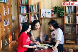 Ấn tượng với không gian cà phê sách