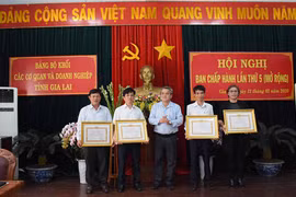 4 chi bộ "Trong sạch, vững mạnh" tiêu biểu 5 năm liền