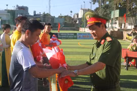 Bảng B Giải bóng đá 7 người Công an tỉnh Gia Lai: Hơn 120 cầu thủ tham gia thi đấu