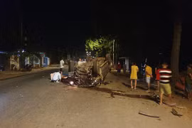 Xe ô tô tông gốc cây, 1 người chết, 6 người bị thương nặng