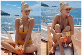 Mỹ nhân gợi tình nhất hành tinh khoe dáng bốc lửa với bikini