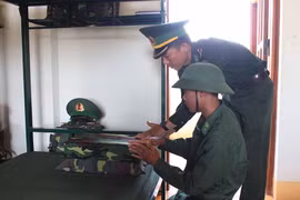 Chiến sĩ mới hòa nhập với môi trường quân đội
