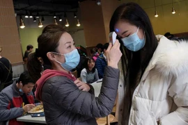 WHO tiết lộ con đường chính lan truyền virus corona chết người