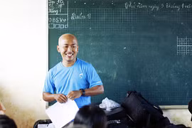 Chàng trai trẻ nặng lòng với bà con vùng cao