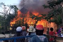 Cháy nhà sàn, thiệt hại gần 300 triệu đồng