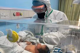 Virus corona: Xem xét khả năng lây nhiễm qua tử cung