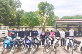 Hà Tĩnh: Nhóm "Domino 38" gồm nhiều học sinh cấp 3 đua xe trái phép, quay clip để câu view trên mạng xã hội