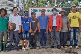 Bàn giao công trình giếng nước tại xã Đak Tơ Pang