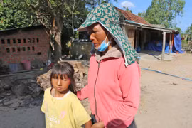 Nhà nghèo gặp lắm tai ương