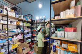 Phát hiện kho mỹ phẩm nhập lậu từ Trung Quốc