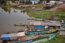 Xóm không quốc tịch