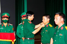 562 cán bộ Quân đoàn 3 được thăng quân hàm, nâng lương