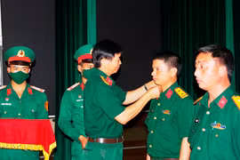 562 cán bộ Quân đoàn 3 được thăng quân hàm, nâng lương