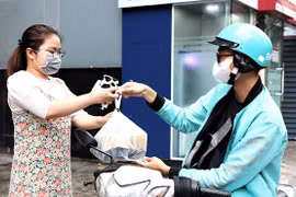 Ở nhà… chống dịch