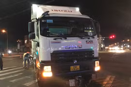 Pleiku: Xe máy lọt vào gầm xe tải, người đàn ông may mắn thoát nạn