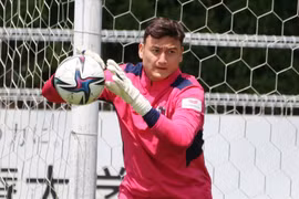 Đặng Văn Lâm chưa có cơ hội chào sân ở J.League 1