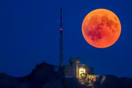 Hôm nay, Việt Nam đón "siêu trăng máu ảo ảnh" cuối cùng trong năm