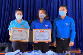Tỉnh Đoàn Gia Lai tuyên dương 2 cá nhân có thành tích xuất sắc trong hoạt động Đội
