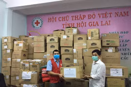 Gia Lai: Tiếp nhận 500 suất quà hỗ trợ người dân bị ảnh hưởng bởi mưa lũ và dịch Covid-19