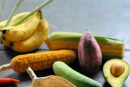 Đưa vỏ bắp lên… bàn ăn