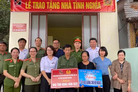 Chư Păh: Trao tặng nhà tình nghĩa cho hộ nghèo