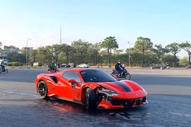 Chủ siêu xe Ferrari đụng chết người đi xe máy là nhân viên ngoại giao người nước ngoài